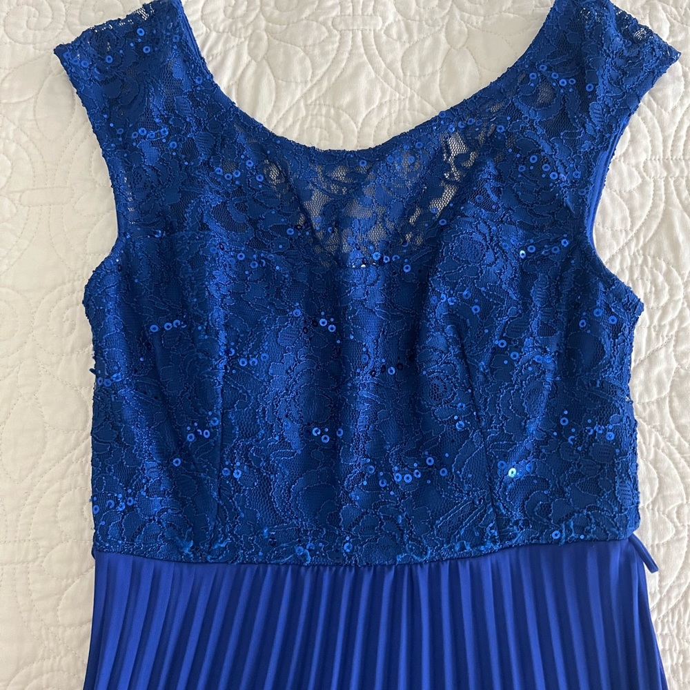 Blue dress - Picture 3 of 5